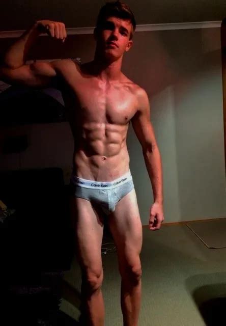 Shirtless Male Beefcake Athletic Hunk Gym Jock Muscle Dude Flex Photo