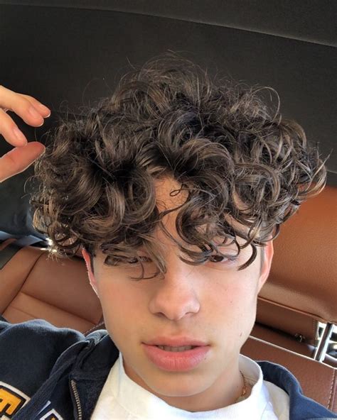 💌 𝐡𝐚𝐧𝐧𝐚𝐡𝐱𝐬𝐜𝐨𝐭𝐭 Boys With Curly Hair Cute Curly Hairstyles Curly
