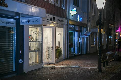 Ravage Na Plofkraak Bij Juwelier Charm In Bussum