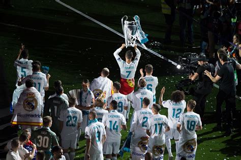Best Moments From Real Madrids Celebration At The Bernabeu Managing