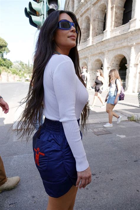 kim kardashian in navy blue shorts spotted at the colosseum in rome 15 gotceleb