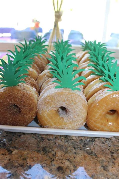 Fun Donuts Dressed Up As Pineapples For Tropical Party Food Makena S