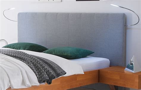 Auch wandpaneele sind eine beliebte methode zum dekorieren der wand. Wandpaneel Bett
