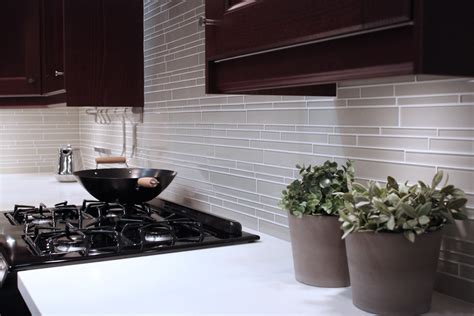 No kitchen remodel could be complete without one of the attractive additions. Glass Subway Tile Backsplash Innovative Ideas - Wilson ...