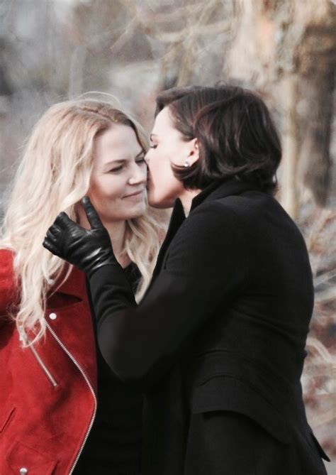 pin by lᴜᴄʏ on swan queen swan queen regina and emma once upon a time