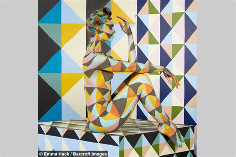Artist Creates Geometric Illusions Using Naked Models