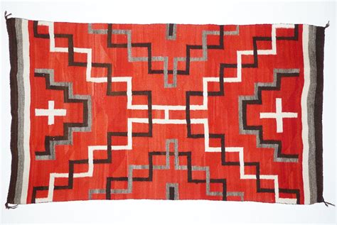 The Full History Of Navajo Blankets And Rugs Native American Rug