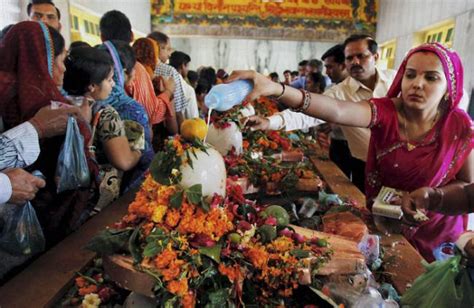 Visit to know maha shivratri 2021: Maha Shivaratri: 7 Things Not To Offer Lord Shiva