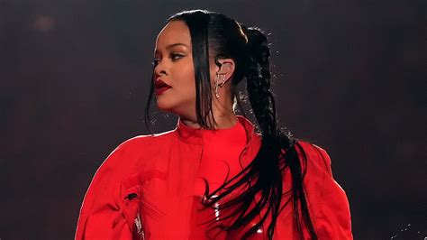 Rihanna Il Beauty Look Al Super Bowl 2023 Vanity Fair Italia