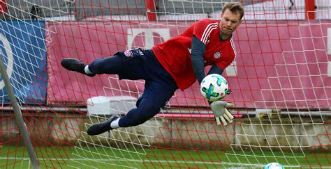 Manuel neuer football boots which boots does he use? Perfect Images - Hummels and Neuer Reveal Adidas Predator ...
