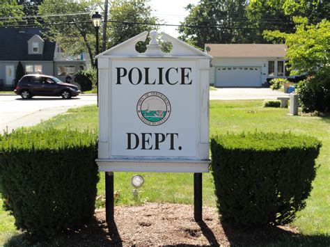 Police Log: Man With Loose Pants Accused of Exposing Bum; Trees Missing