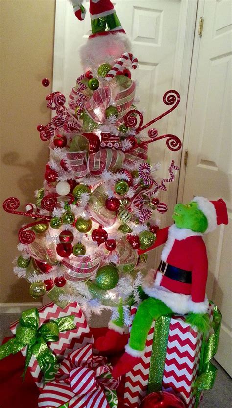 Grinch Christmas Tree He Has His Eye On Something Roxy Wagner