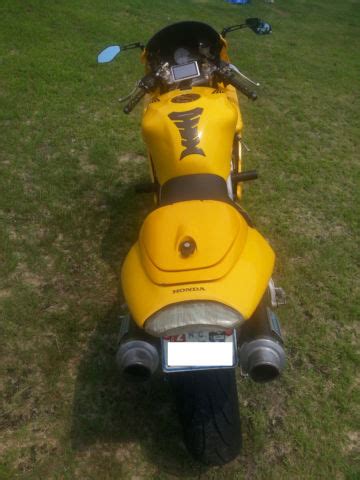 Two very different honda motorcycles are commonly referred to as the superhawk in various parts of the world. 1998 VTR1000F Honda Superhawk 996