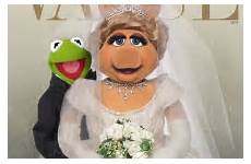 piggy kermit miss vogue cover muppets kim kardashian frog wedding kimye spoof kanye magazine vague most wanted rogen franco seth