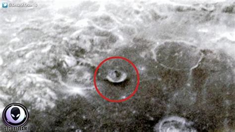 Ufo Hunters Claim To Have Footage Of Aliens On The Moon Daily Mail Online