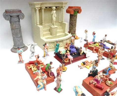 imperial roman orgy by various makers 54mm scale with temple two columns dais fallen pedimen