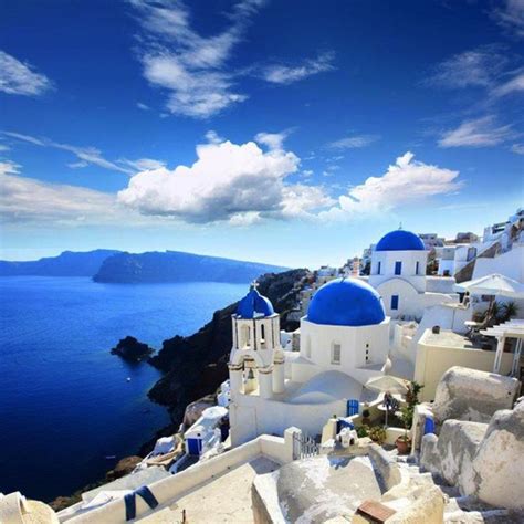 青と白の街ギリシャのサントリーニ島の風景とその行き方 青好き