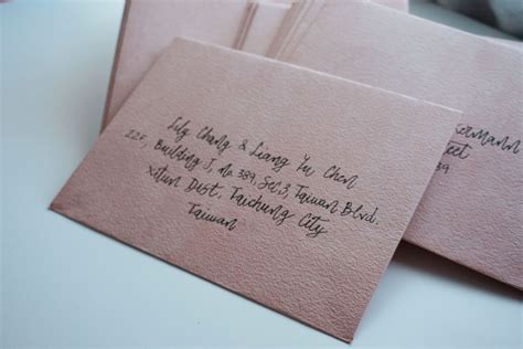 Dos Terrones | lettering_en_sobres_invitaciones_boda