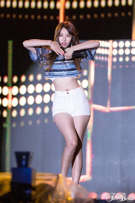 Bestie S Dahye Shows Off Her Perfect S Line At Recent Performance Koreaboo