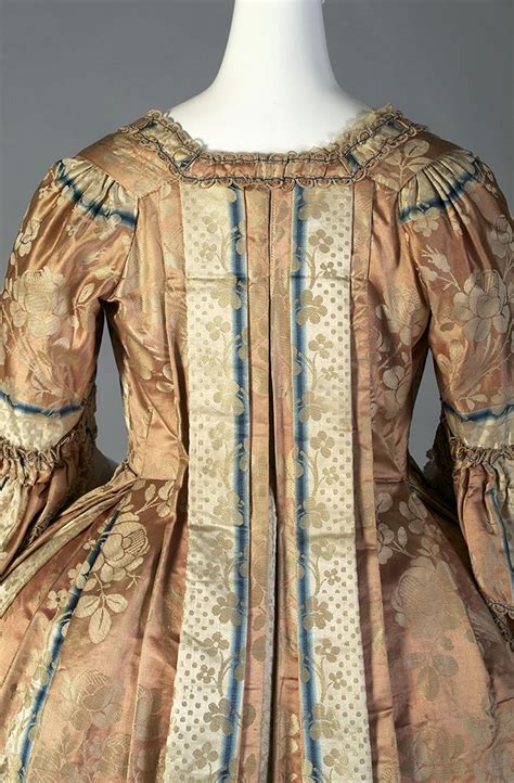 A Closer Look At An 18th Century Gown The Textile Is Laid Out So The Stripes Fall Down Along