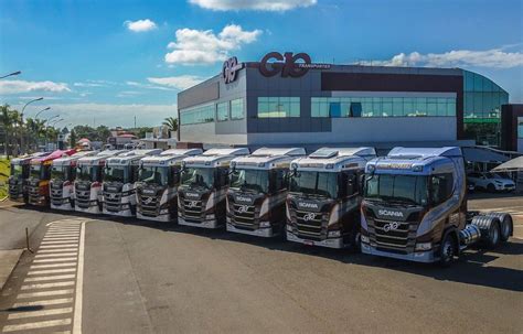 AutoData Editora Scania vende 300 caminhões da nova geração para G10