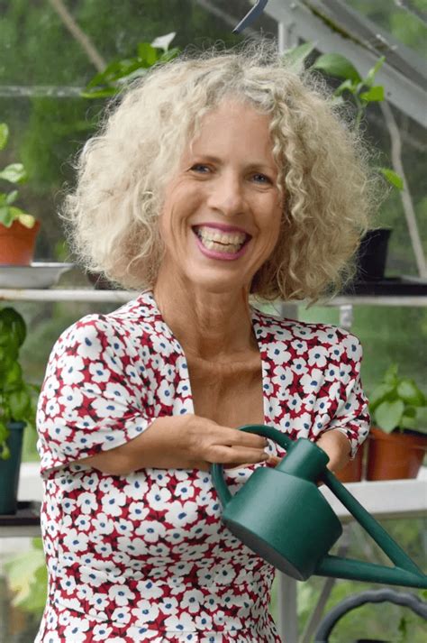 Meet Sue Kent Garden Notes Book Signing At Griffin Books Event