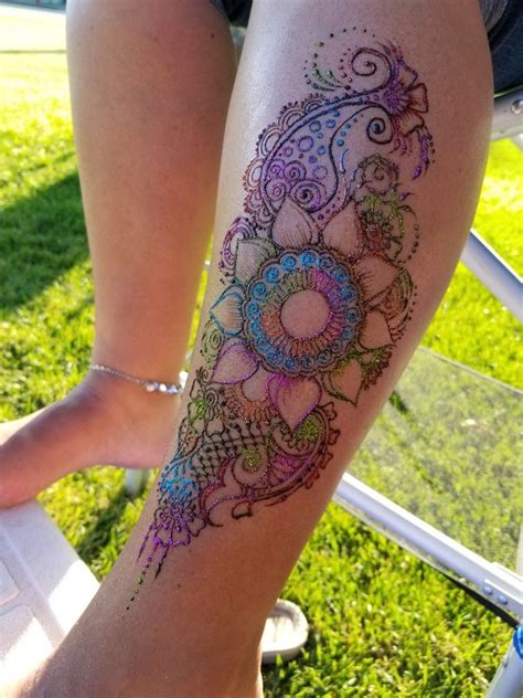 This is a great example of a different style of henna tattoo. Summer flower leg henna | Leg henna, Henna, Summer flowers