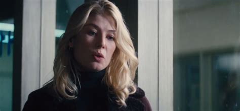 Watch Rosamund Pikes Jack Reacher Interview And A New Clip With Her