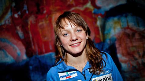 Bli bedre kjent med maiken. She, Maiken Caspersen Falla, just won gold in the Cross-Country event. Your move, World. : pics