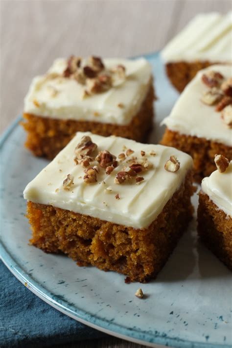 They're moist, tender, perfectly spiced, and topped with delicious cream cheese frosting. Pumpkin Bars with Cream Cheese Frosting - Chocolate With Grace