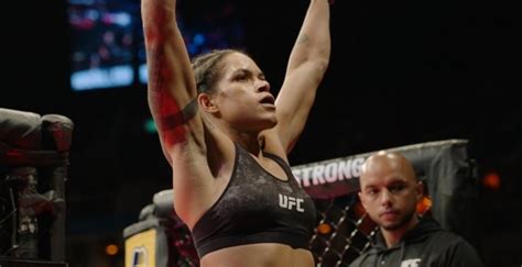 Top 15 Best Female Mma Fighters Of All Time Sportytell