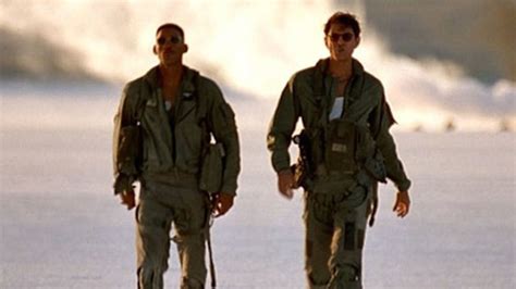 This movie made will smith a star, and rightfully so. 16 Earth-Shattering Facts About 'Independence Day ...