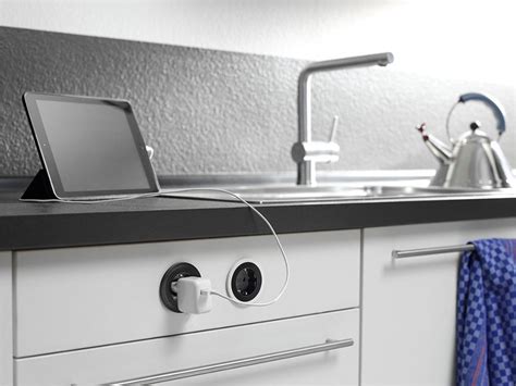 Unsere mitarbeiter haben es uns zur obersten hause aufgabe gemacht. Bachmann PIX stikkontakt med 2 USB chargers med sort og ...
