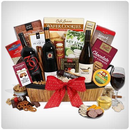 New year time is to inspirit love, peace and good relations. 22 Gourmet Gift Baskets for the Happiest 2019 New Years ...