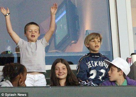 Kids of footballers: Beckham fiúk szurkoltak az apjuknak