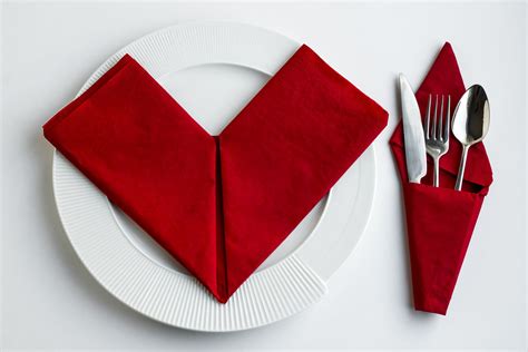 Table Setting 101 The Essential Guide To Hosting A Stylish Dinner Party