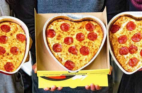 Hungry Howie S Is Bringing Back Its Heart Shaped Pizza For Valentine S Day The Fast Food Post