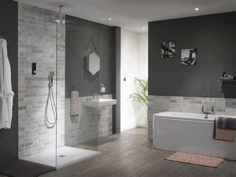 Bathroom design trends for 2019 have arrived! Using the latest shower trends to create stand-out bathrooms