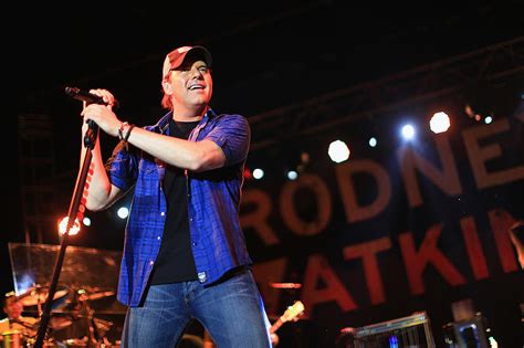Rodney Atkins ‘if Youre Going Through Hell Saved A Fans Life