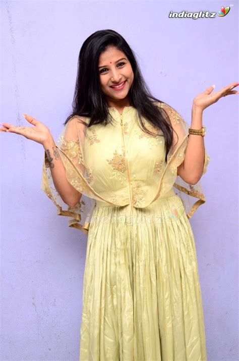 This special song is dedicated to all heroes struggled with #telangana #formation agitation.telangana formation day song 2017:lyrics: Mangli Photos - Telugu Actress photos, images, gallery ...