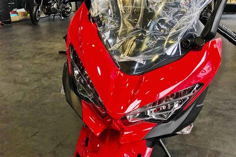 Check mileage, color, specifications & features. Kawasaki Ninja 250 2018 có giá 133 triệu đồng