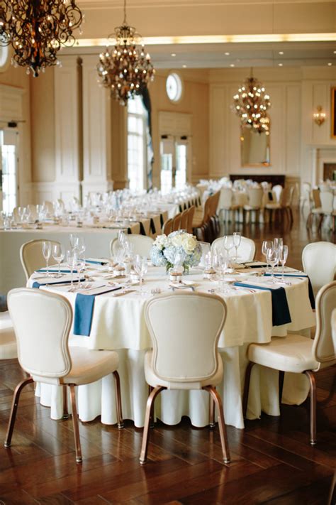 Riverview country club's villa on the green can provide a majestic background for your special day. Classic Country Club Virginia Wedding - MODwedding