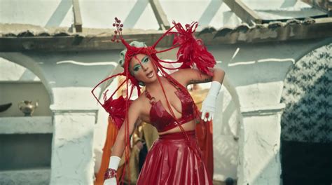 911 is a song by lady gaga from her sixth studio album, chromatica (2020). Lady Gaga vuelve a las extravagancias en "911" y envía un ...
