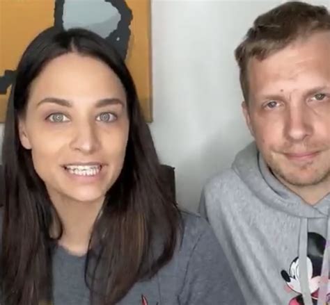 Coronavirus amira und oliver pocher in quarantane wir werden uns oliver pochers frau amira uber seine fans es ist wie eine sekte geworden leute bild de. Amira und Oliver Pocher sprechen Klartext: "Bekommen jeden ...