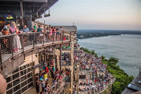 Visiting Lake Travis | A Lake Travis Vacation Guide