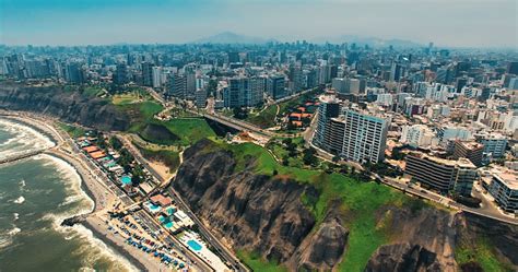 Vista Aérea Panorámica De La Ciudad De Miraflores En Lima Perú Foto De