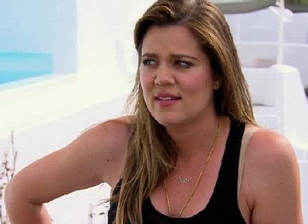 Airs sundays in the uk at 9pm on e! 12 Recent Pics of Khloe Kardashian Without Makeup | Styles At Life