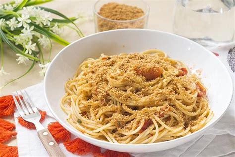 Gli Spaghetti Ammollicati Con Pomodorini Sono Un Primo Piatto Facile E