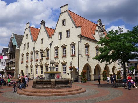75 € 45721 haltern am see. Altes Rathaus Haltern am See Foto & Bild | architektur ...