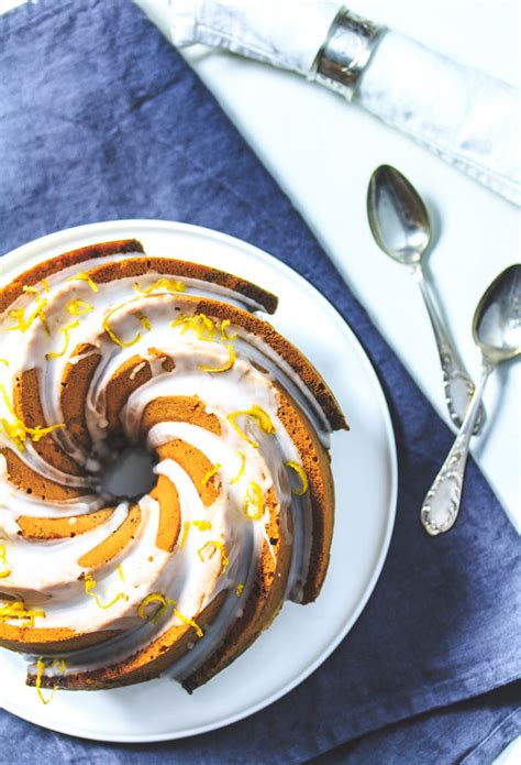 Bei 180°c für etwa 60 minuten backen. Zur Feier des Tages: Zitronen-Mohn-Kuchen - Colors of Food